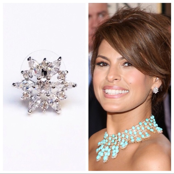 Flower/star/snowflake cubic zirconia earrings - Picture 7 of 8